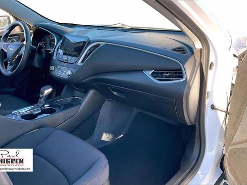 Used 2024 Chevrolet Malibu LT image 16