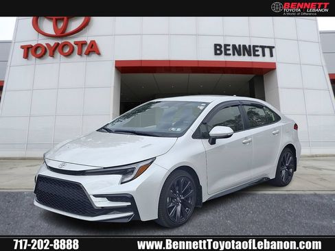 Used 2026 Toyota Corolla SE w/ SE Premium Package FWD image 1