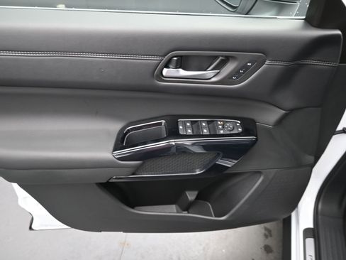 New 2026 Nissan Pathfinder Platinum AWD/4WD image 11