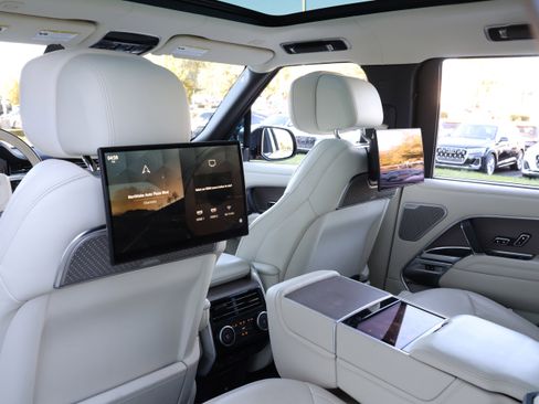 Used 2023 Land Rover Range Rover First Edition image 35
