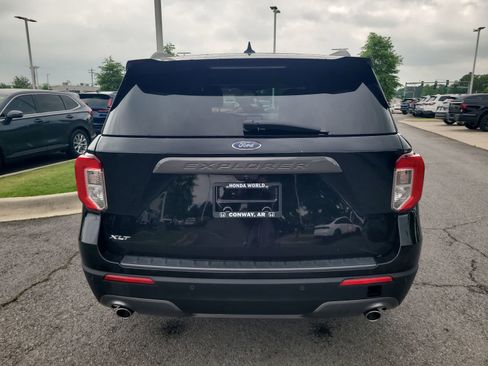 Used 2022 Ford Explorer XLT w/ Equipment Group 202A RWD image 4
