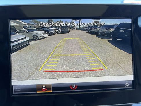 Used 2018 Mercedes-Benz GLC 300 w/ Premium Package image 16