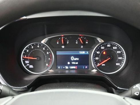 Used 2025 Chevrolet Blazer LT FWD image 16