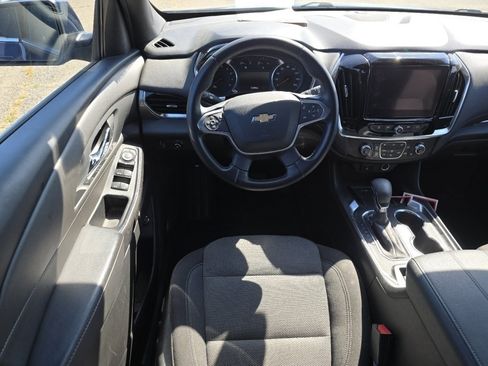 Used 2023 Chevrolet Traverse LT image 19