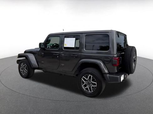 Used 2025 Jeep Wrangler Unlimited Sahara AWD/4WD image 10