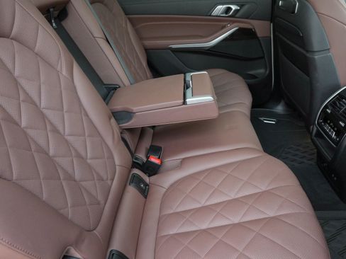 Certified 2024 BMW X7 xDrive40i w/ Climate Comfort Package image 33