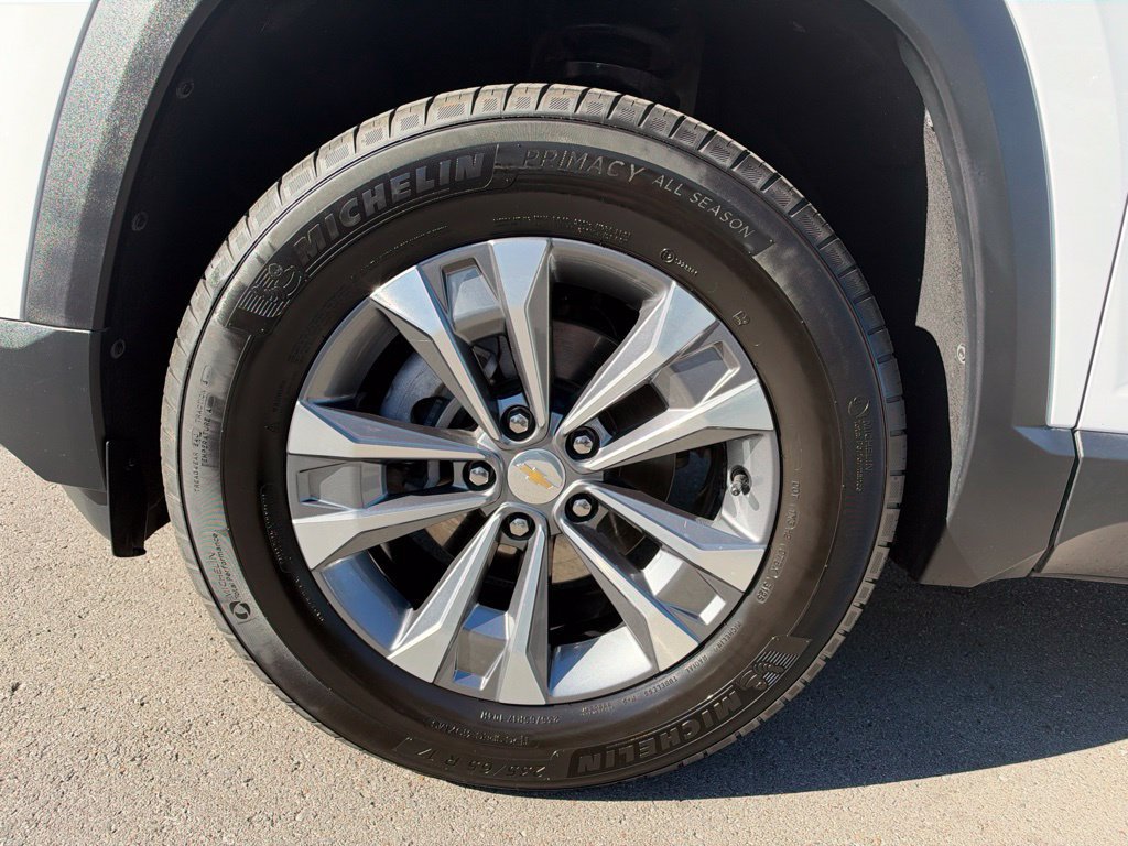 Used 2026 Chevrolet Equinox LT AWD/4WD image 30