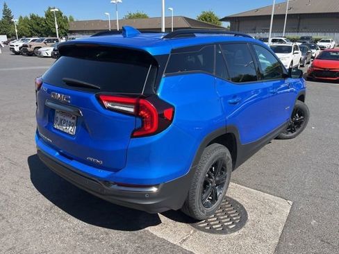 Used 2024 GMC Terrain AT4 AWD/4WD image 5