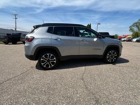 Used 2023 Jeep Compass Limited AWD/4WD image 6