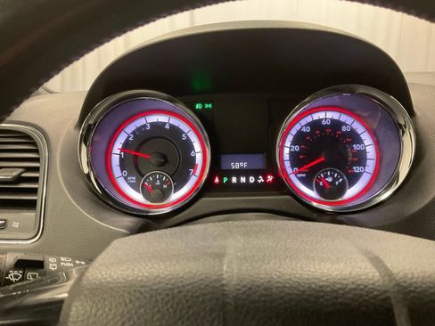 Used 2019 Dodge Grand Caravan SXT image 2