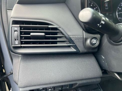 Used 2022 Subaru Legacy Premium AWD/4WD image 19