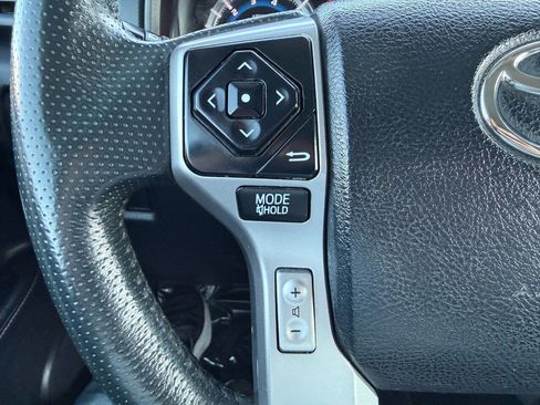 Used 2019 Toyota 4Runner SR5 AWD/4WD image 32