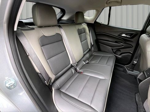 Used 2024 Chevrolet Trax ACTIV w/ Driver Confidence Package image 19