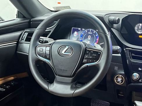 Certified 2024 Lexus ES 350 w/ Accessory Package (Z1) image 15