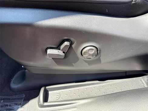 New 2026 Chrysler Pacifica Select image 13