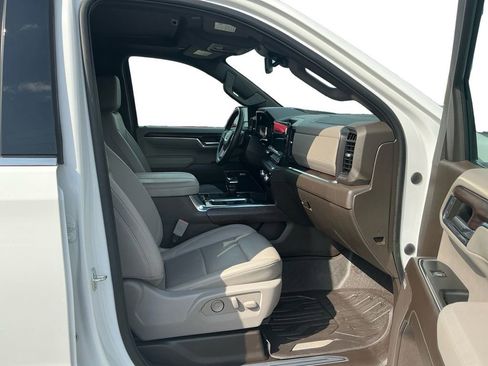 Used 2023 GMC Sierra 1500 SLT AWD/4WD image 22