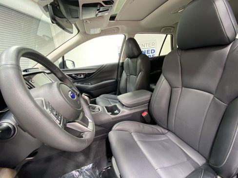 Certified 2025 Subaru Outback Limited AWD/4WD image 11