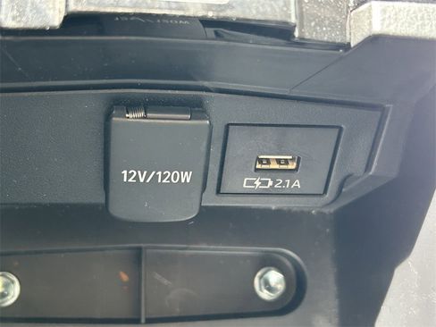 Used 2021 Toyota Corolla LE image 31