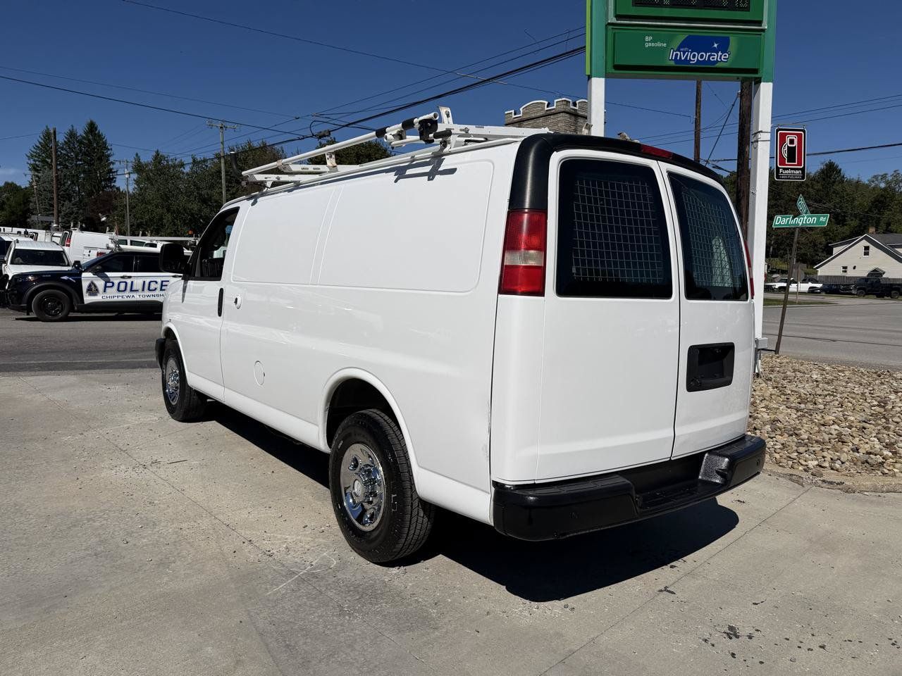 Used 2017 Chevrolet Express 2500 RWD image 4