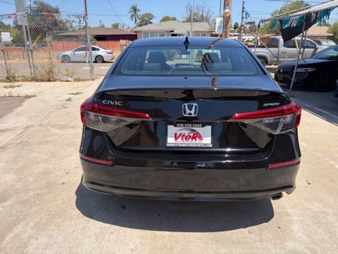 Used 2024 Honda Civic Sport image 4