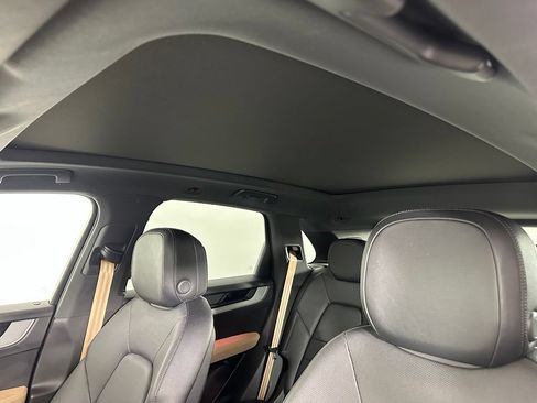 Certified 2024 Porsche Cayenne w/ Premium Package Plus (PFM) AWD/4WD image 21