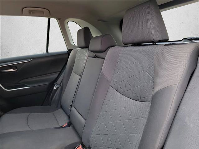 Used 2020 Toyota RAV4 XLE FWD image 11