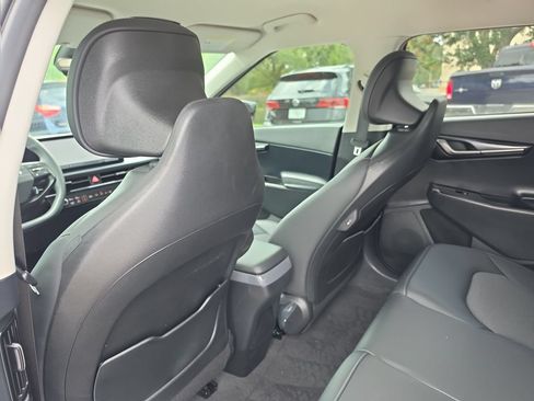 Certified 2025 Kia EV6 Light RWD image 30