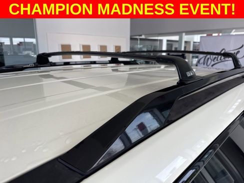 Used 2022 Nissan Pathfinder SV image 8