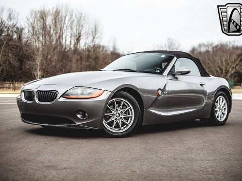 Used 2004 BMW Z4 2.5i image 2