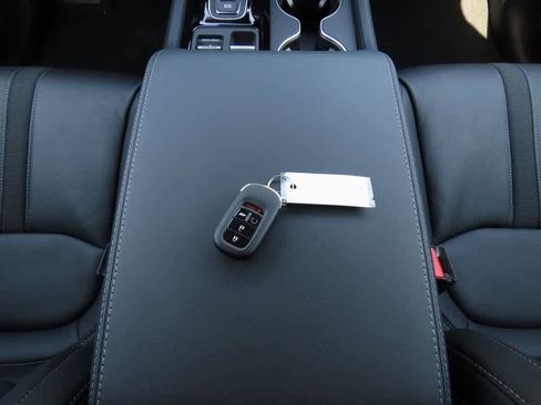 New 2025 Honda Pilot Touring image 26