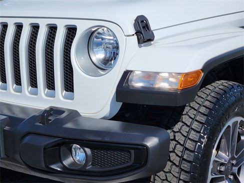 Used 2023 Jeep Wrangler Sahara image 7