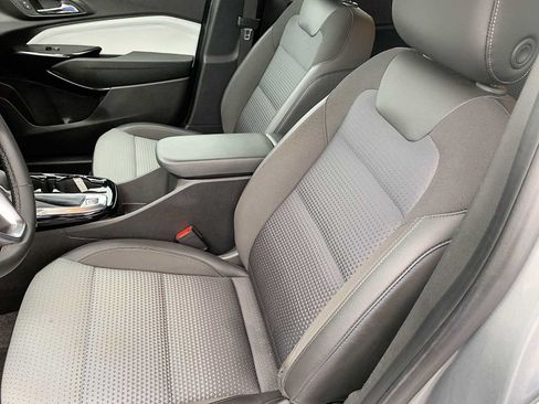 Certified 2024 Chevrolet Trax LT w/ LT Convenience Package FWD image 18