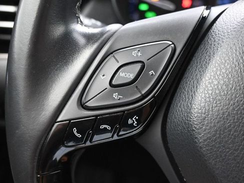 Used 2019 Toyota C-HR Limited FWD image 28