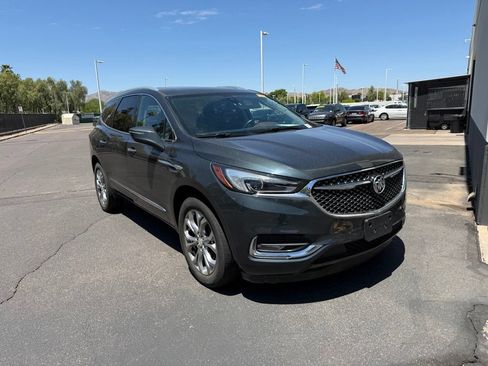 Used 2018 Buick Enclave Avenir w/ Avenir Technology Package AWD/4WD image 2
