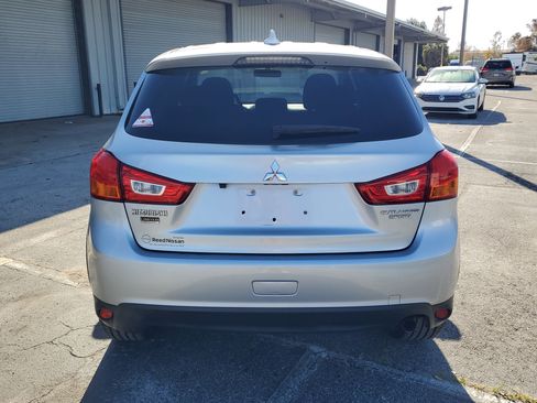 Used 2017 Mitsubishi Outlander Sport ES image 5