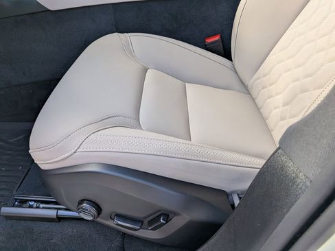 New 2026 Volvo XC90 B6 Plus w/ Protection Package Premier image 22