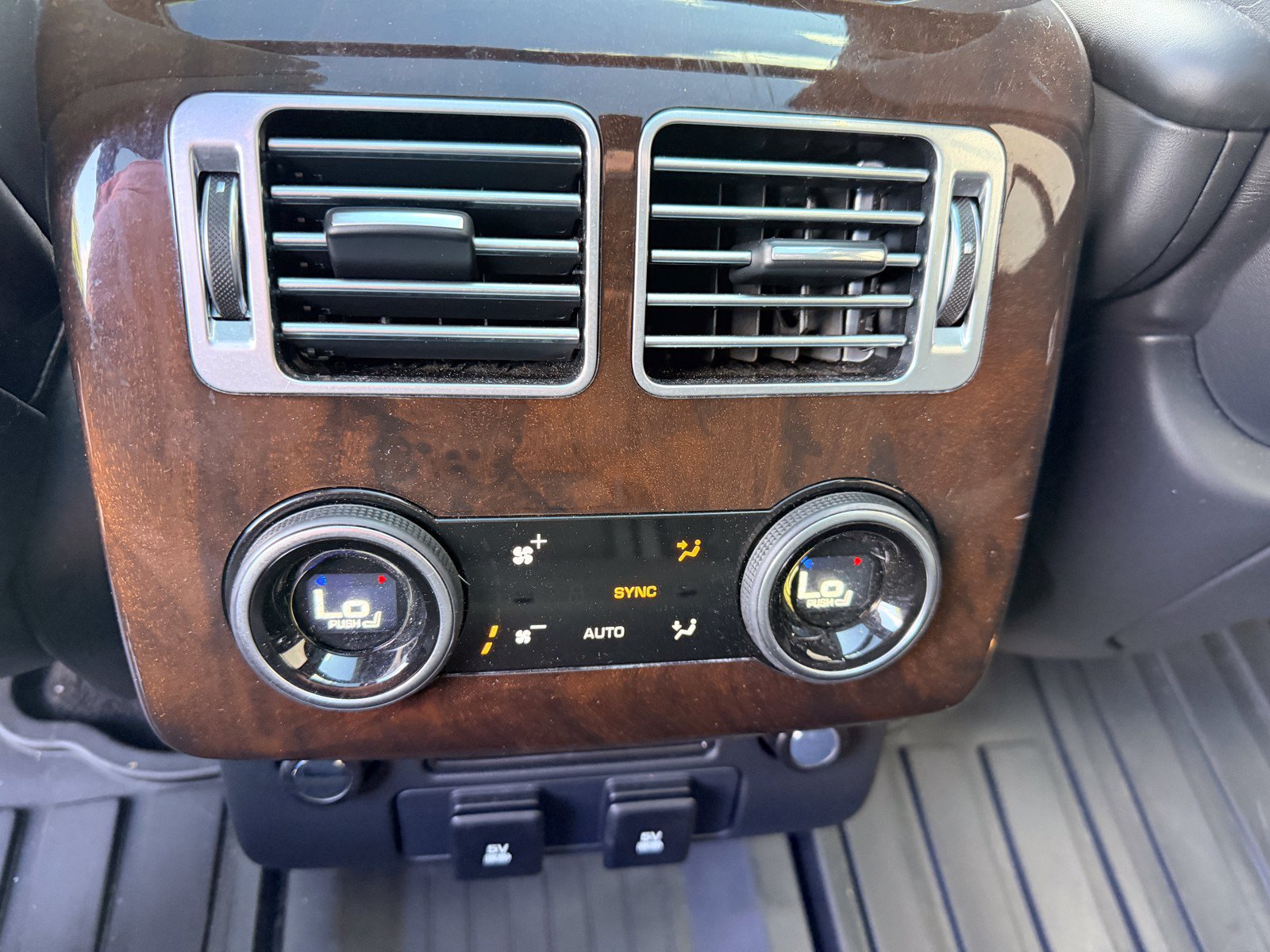 Used 2020 Land Rover Range Rover HSE AWD/4WD image 23