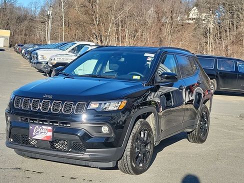 New 2026 Jeep Compass Latitude image 3