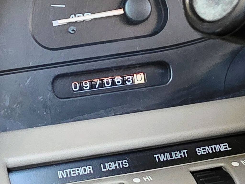 Used 1997 Oldsmobile Aurora FWD image 32