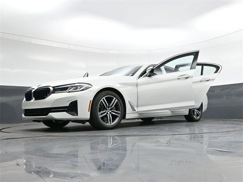 Used 2023 BMW 530i w/ Convenience Package image 37