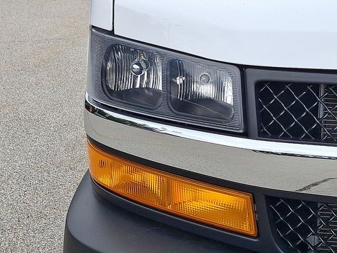 Used 2025 Chevrolet Express 2500 w/ Driver Convenience Package RWD image 25
