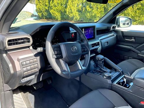 Used 2025 Toyota Tacoma TRD Off-Road AWD/4WD image 8