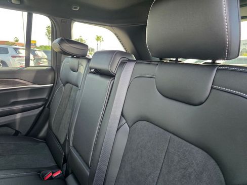 New 2026 Jeep Grand Cherokee Altitude RWD image 9