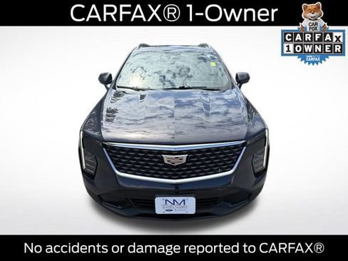 Used 2025 Cadillac XT4 Premium Luxury AWD/4WD image 2