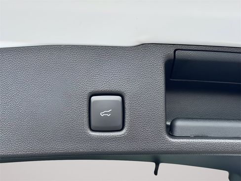 New 2025 Ford Escape SE image 37