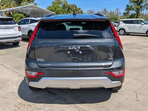Certified 2024 Kia Niro EX FWD image 7