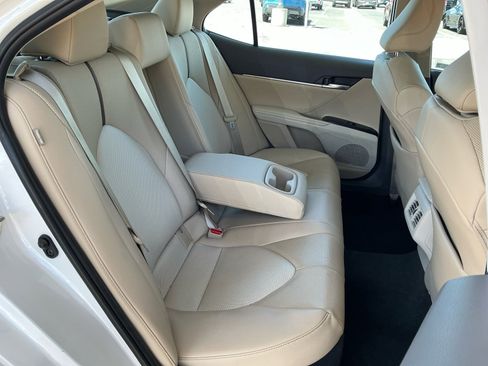 Used 2020 Toyota Camry XLE w/ Driver Assist Package FWD image 18