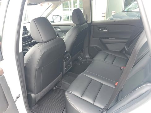 Used 2023 Nissan Rogue SL w/ SL Premium Package image 27