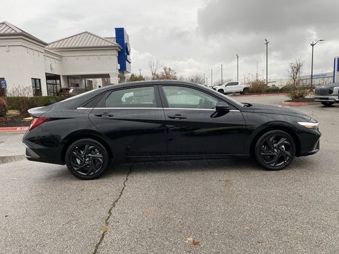 New 2026 Hyundai Elantra SEL Sport image 8