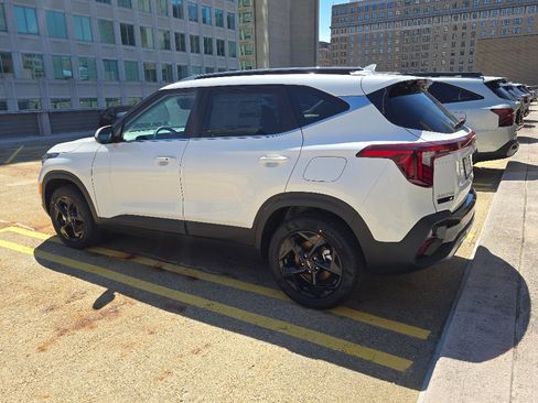 New 2026 Kia Seltos EX w/ EX Sunroof Package image 5